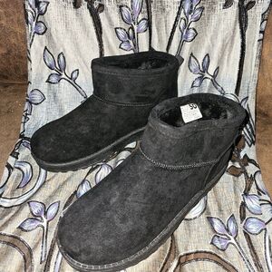 So Furry Boots *missing insoles*